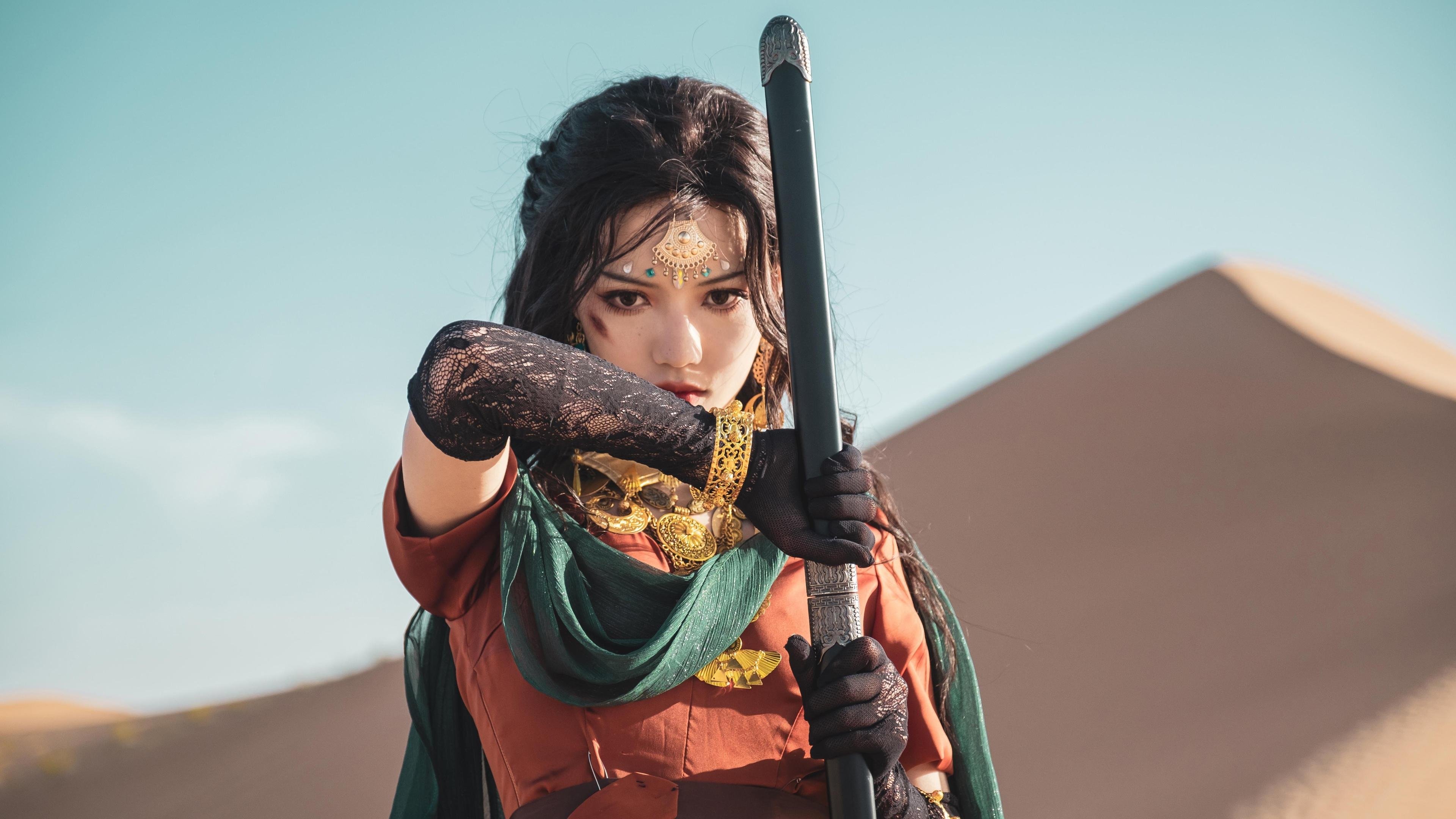 _城市绿道：自行车与网球结合的多运动赛事_，自行车与汽车比赛