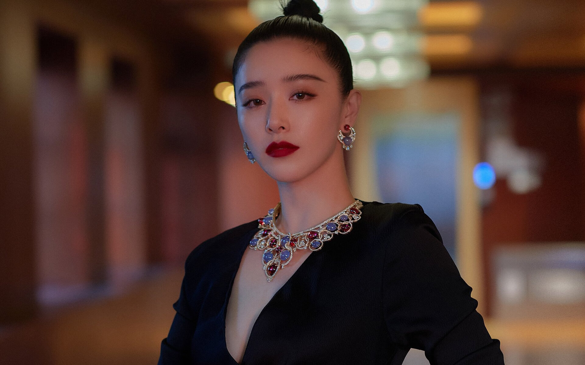 九游电脑版-“英超焦点战：榜首大战精彩纷呈”，英超首秀