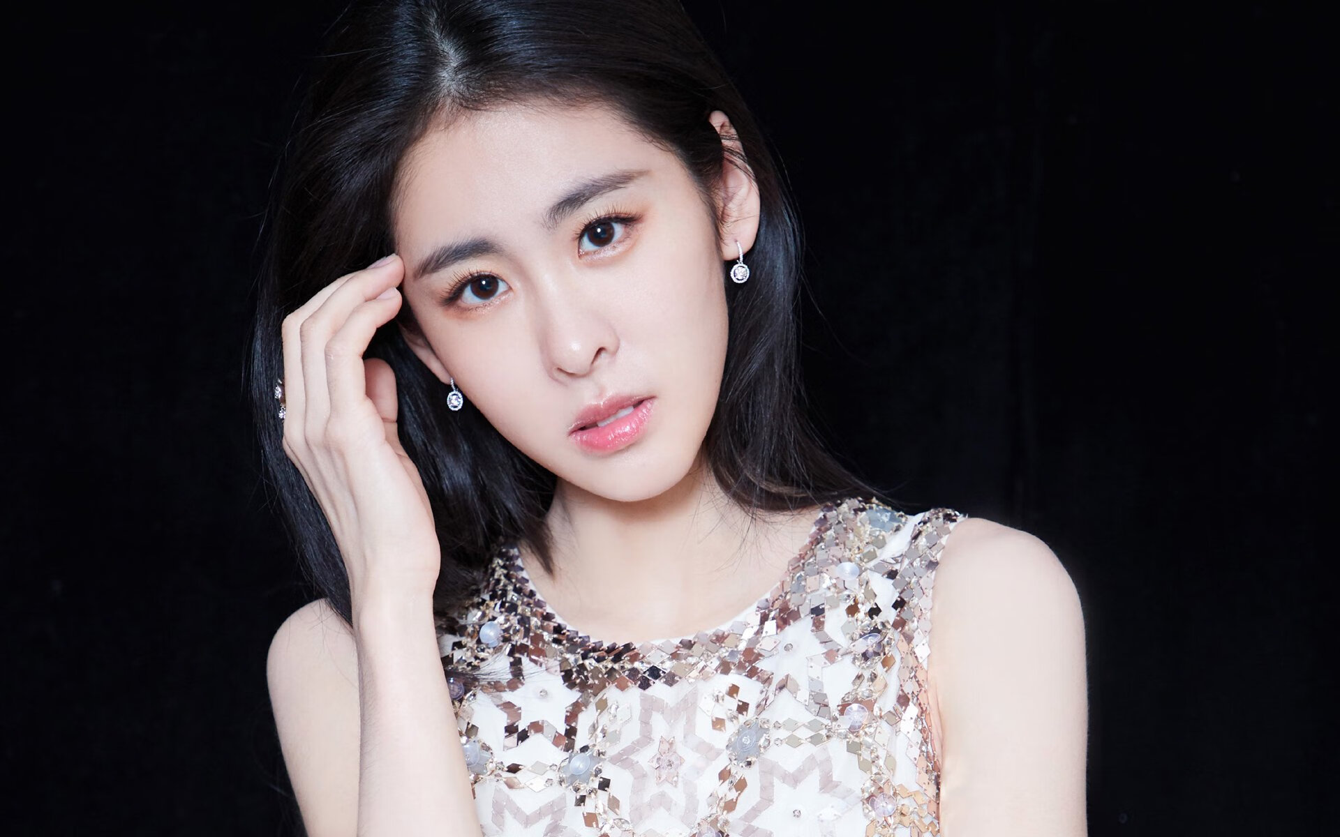 法甲夜幕下的精彩对决，战术变化带来无限期待，法甲的比赛