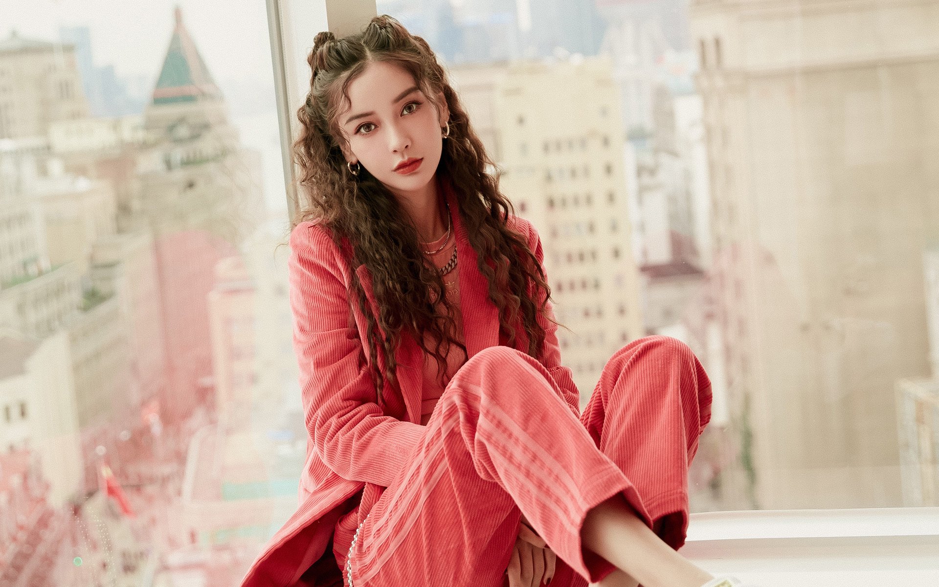 足球赛场亮点：女子球员的巅峰表现！，足球比赛女子