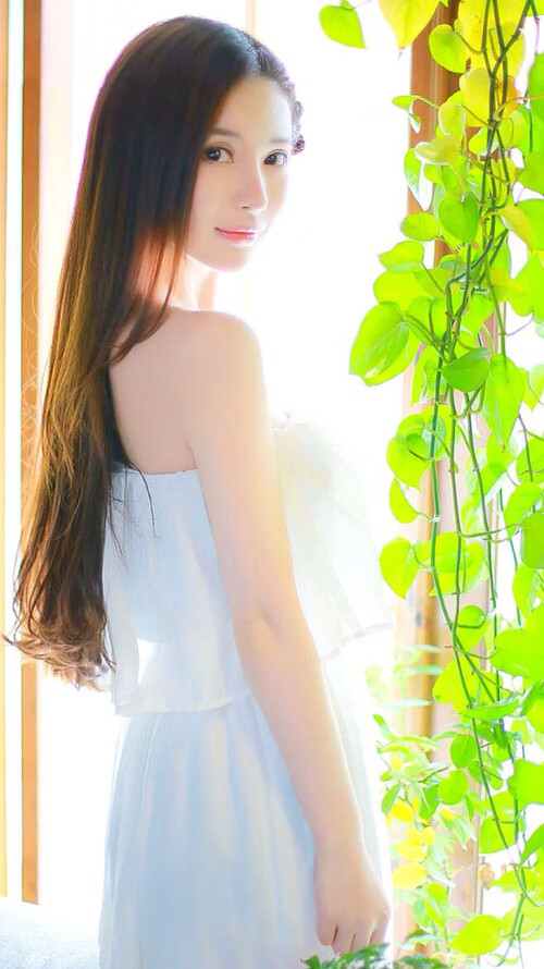 阿联酋队员表现抢眼，引来无数球迷喝彩，阿联酋国家队阵容