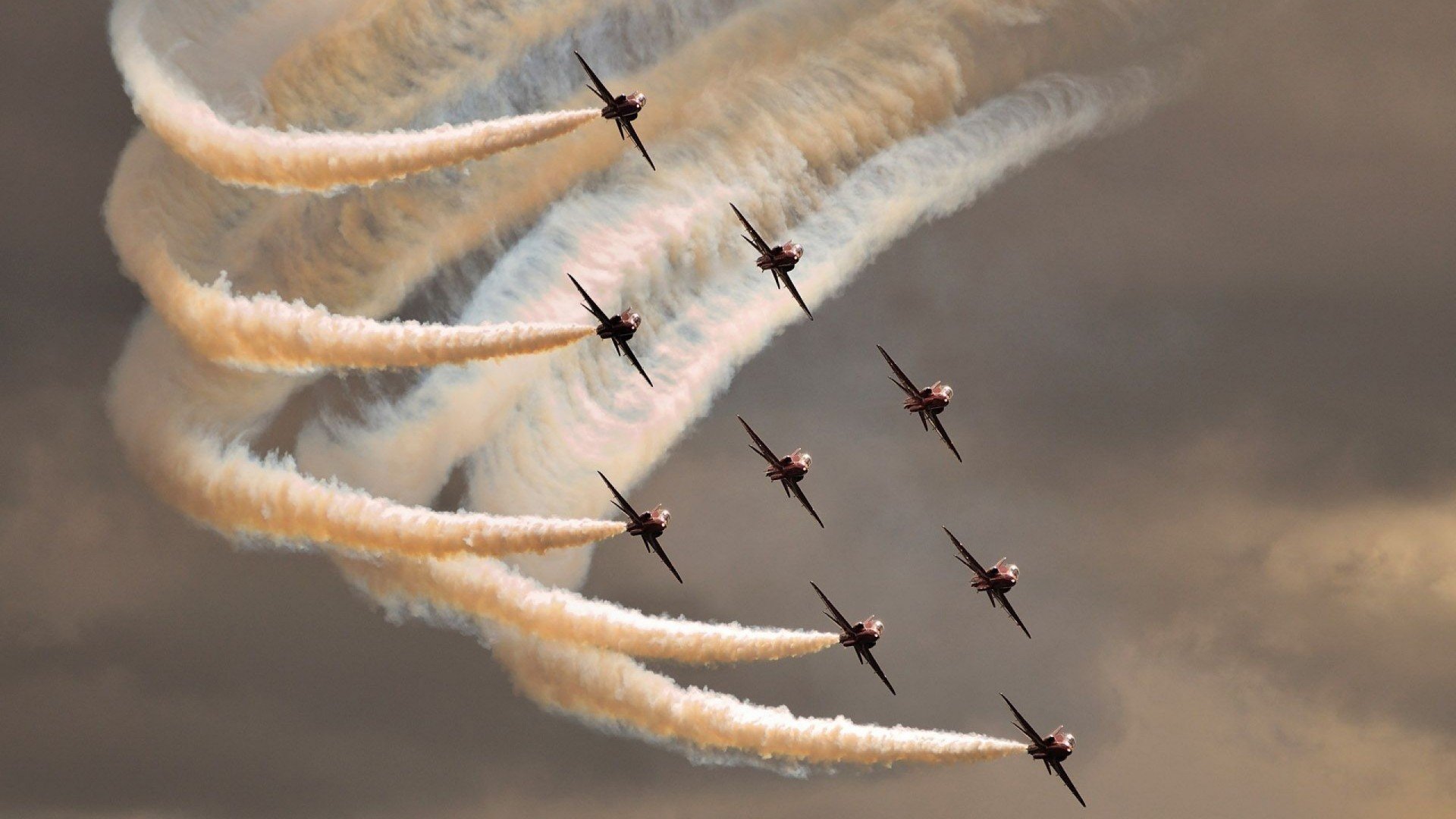 五大联赛主力中锋是否更依赖中场直塞输送,五大联赛前锋抢断